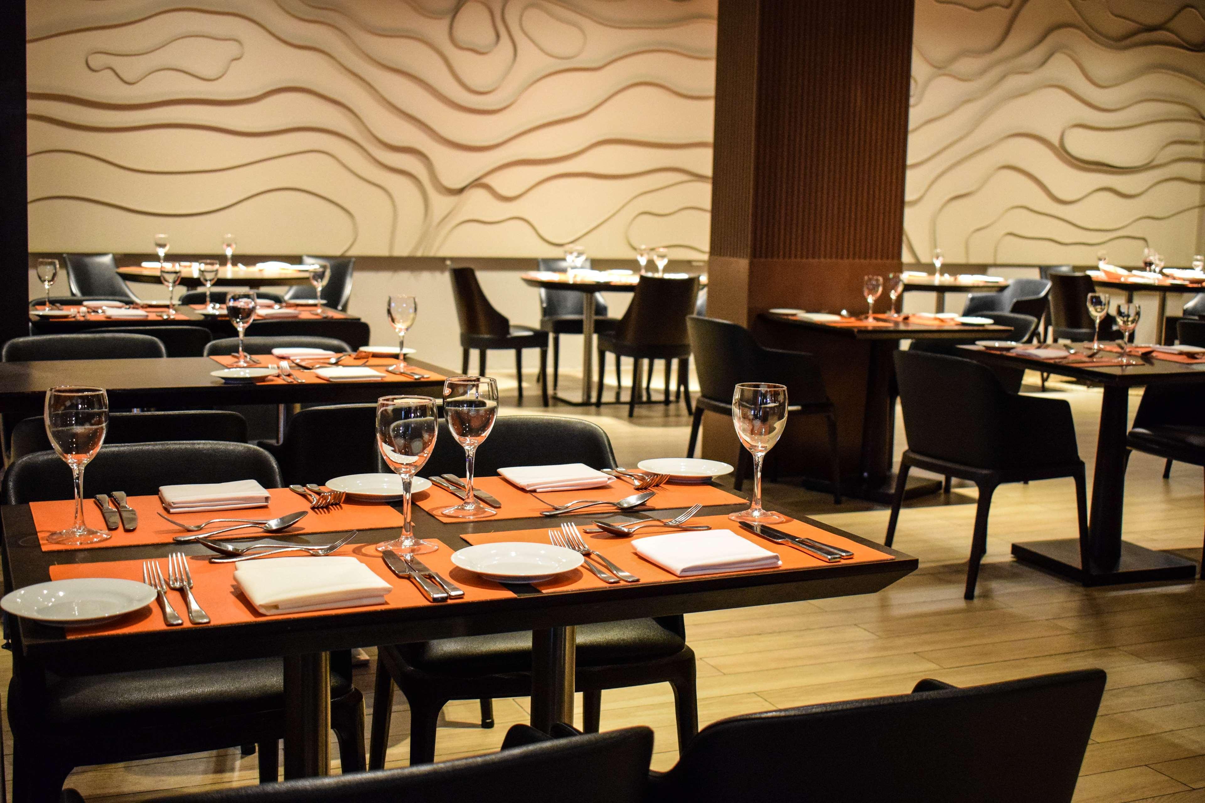 윈덤 노르델타 티그레 부에노스 아이레스 호텔 외부 사진 The interior of the restaurant