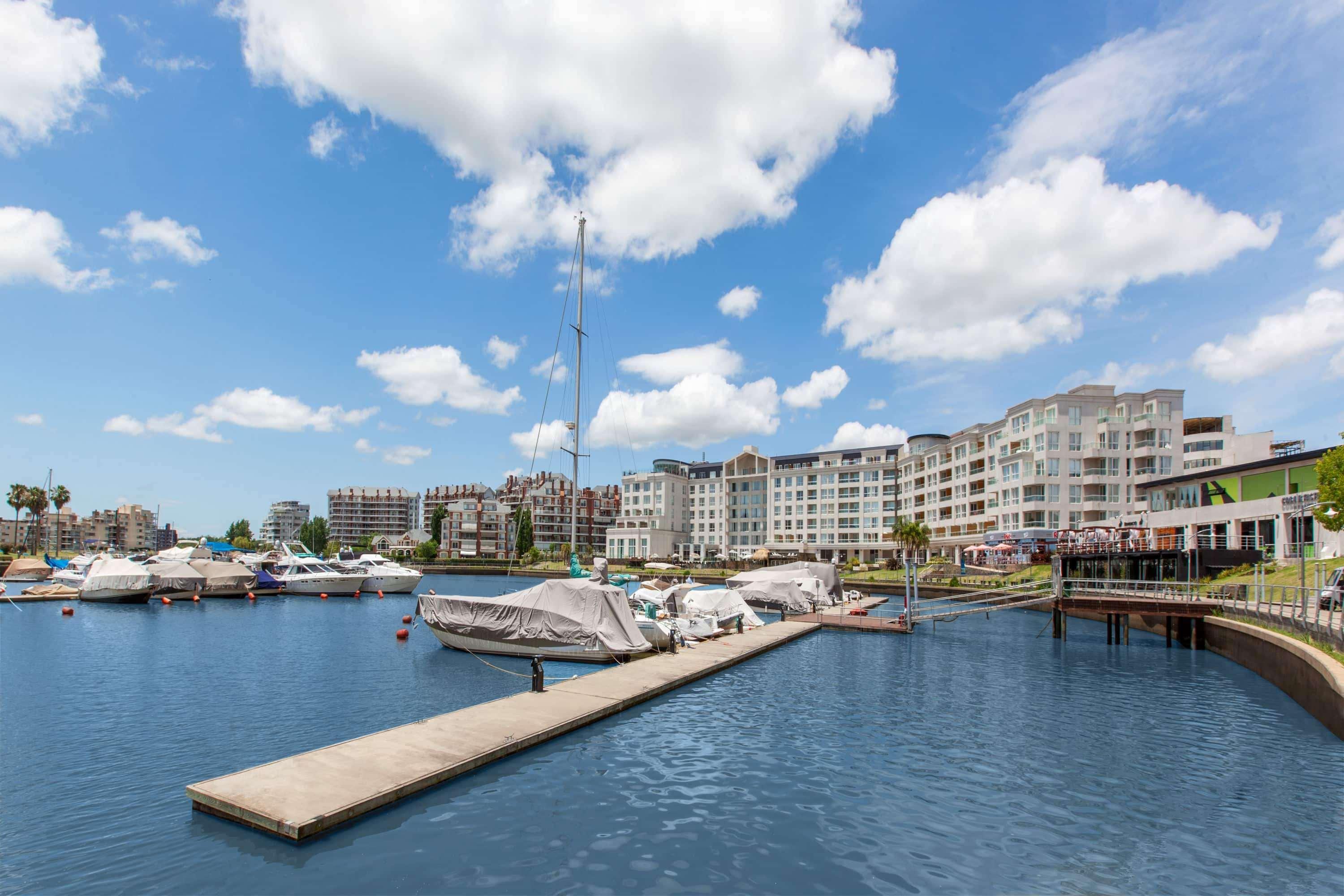 윈덤 노르델타 티그레 부에노스 아이레스 호텔 외부 사진 The marina at the centre of the development