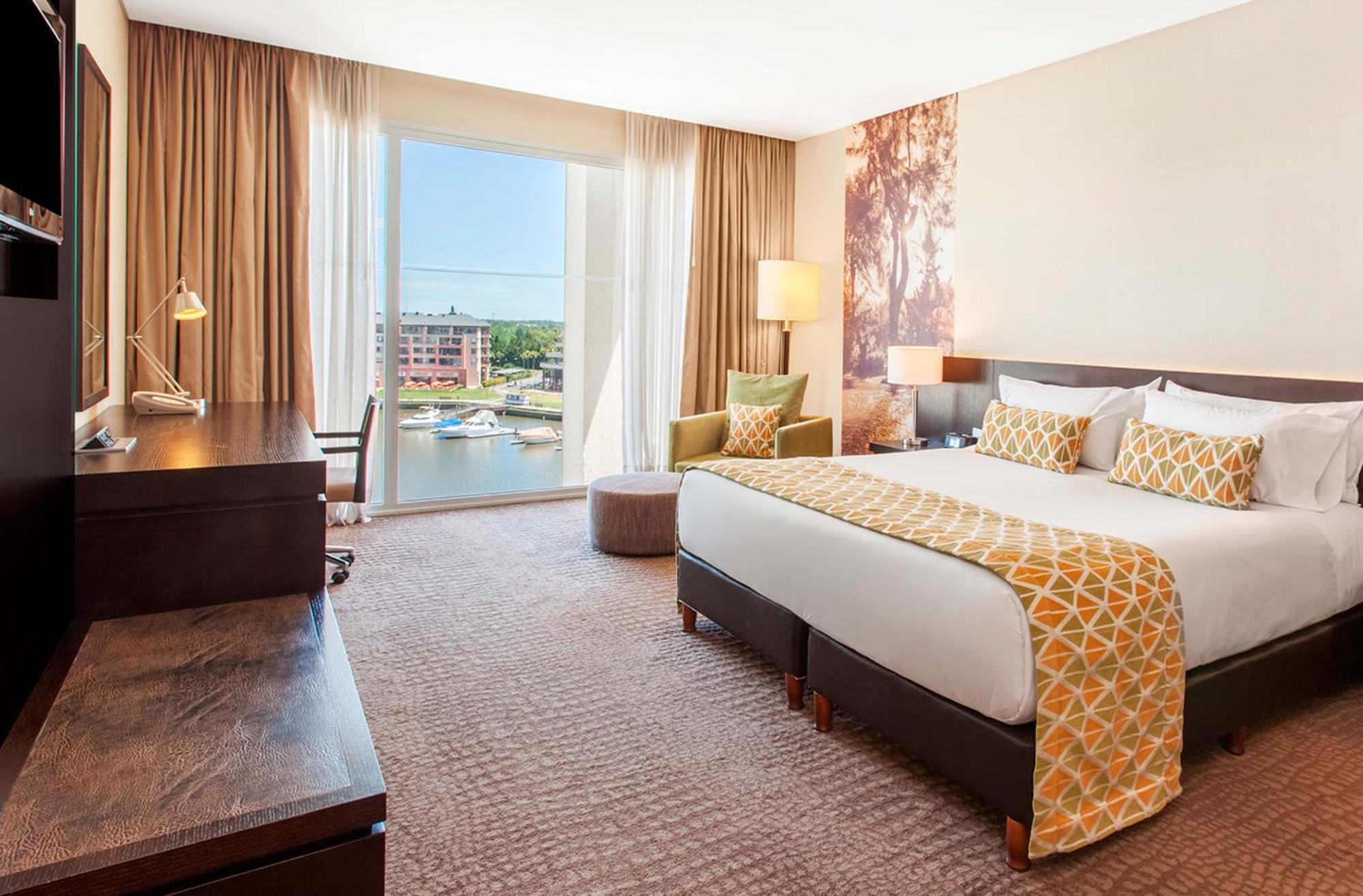 윈덤 노르델타 티그레 부에노스 아이레스 호텔 외부 사진 A guest room at the Hilton Garden Inn
