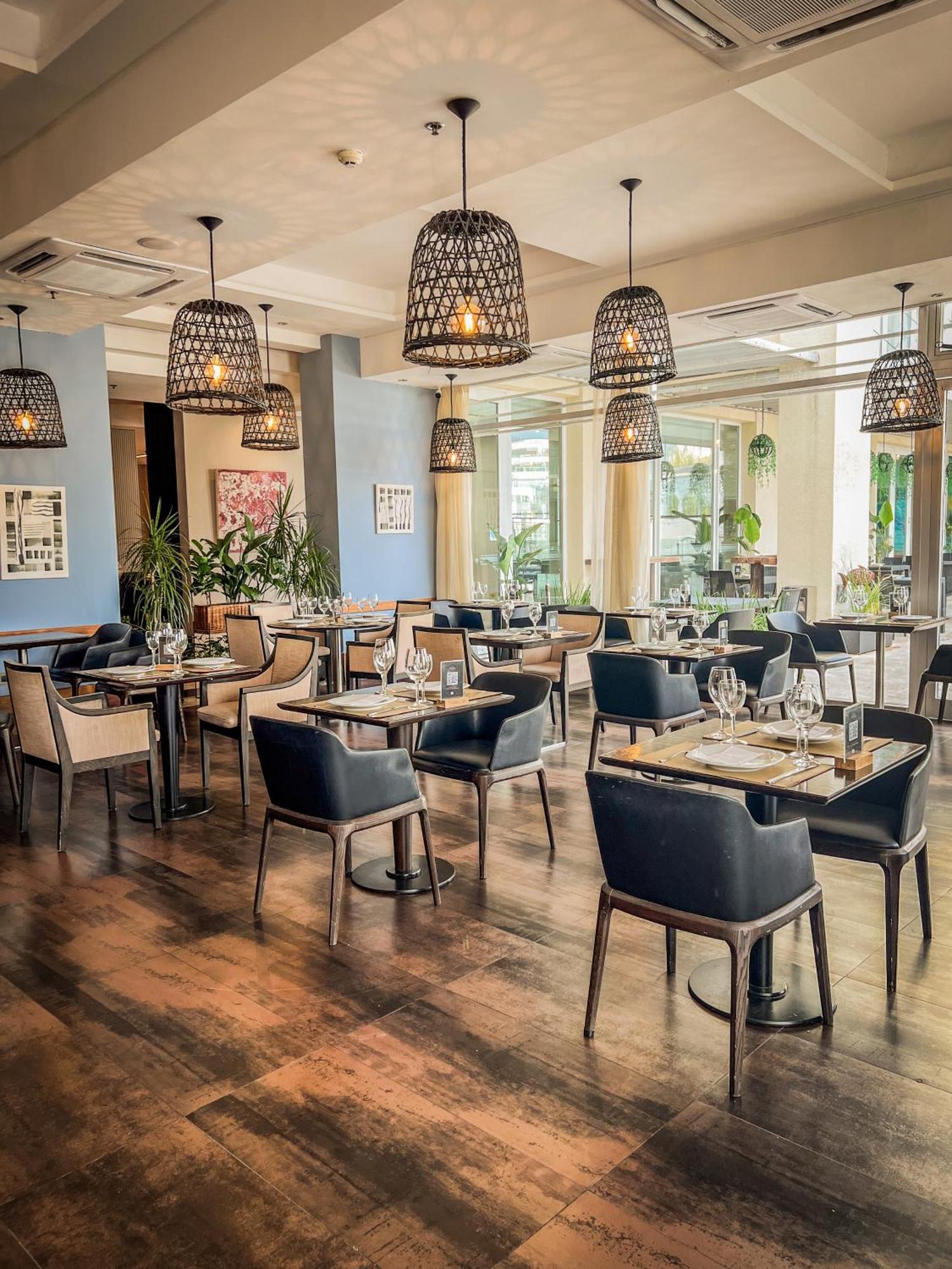 윈덤 노르델타 티그레 부에노스 아이레스 호텔 외부 사진 The interior of the restaurant