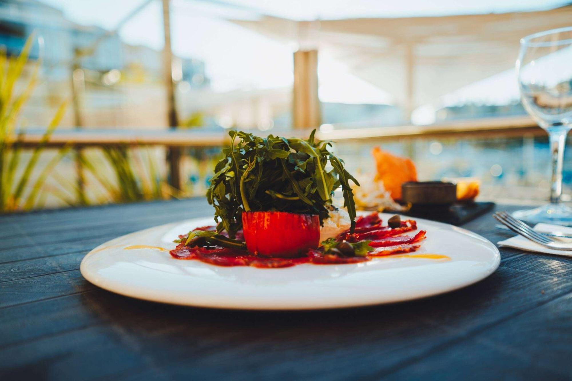 윈덤 노르델타 티그레 부에노스 아이레스 호텔 외부 사진 A salad at a restaurant
