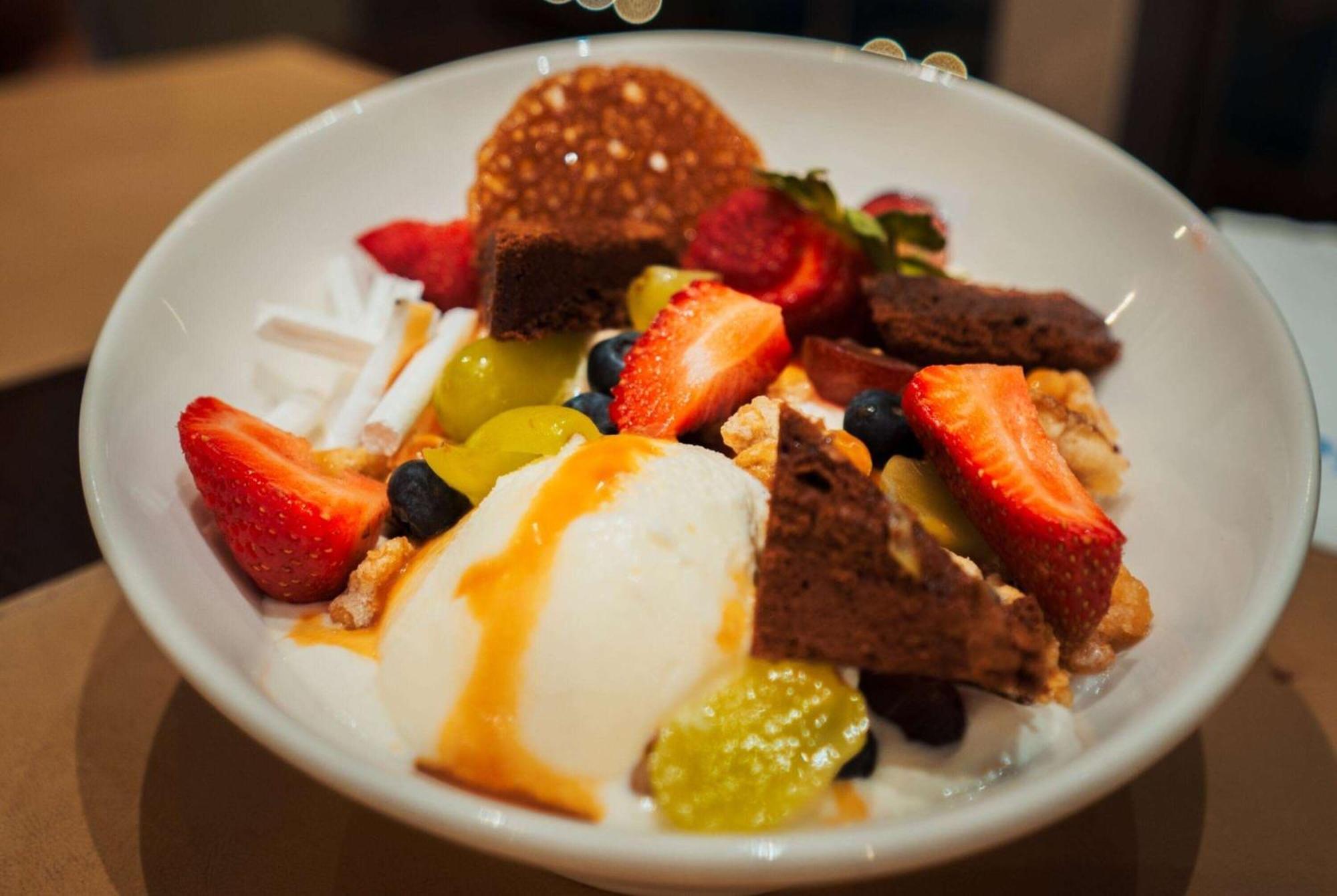 윈덤 노르델타 티그레 부에노스 아이레스 호텔 외부 사진 Fruit salad with yogurt